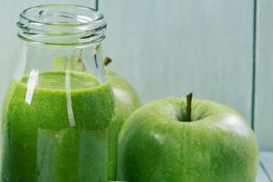 Apple Arugula Smoothie