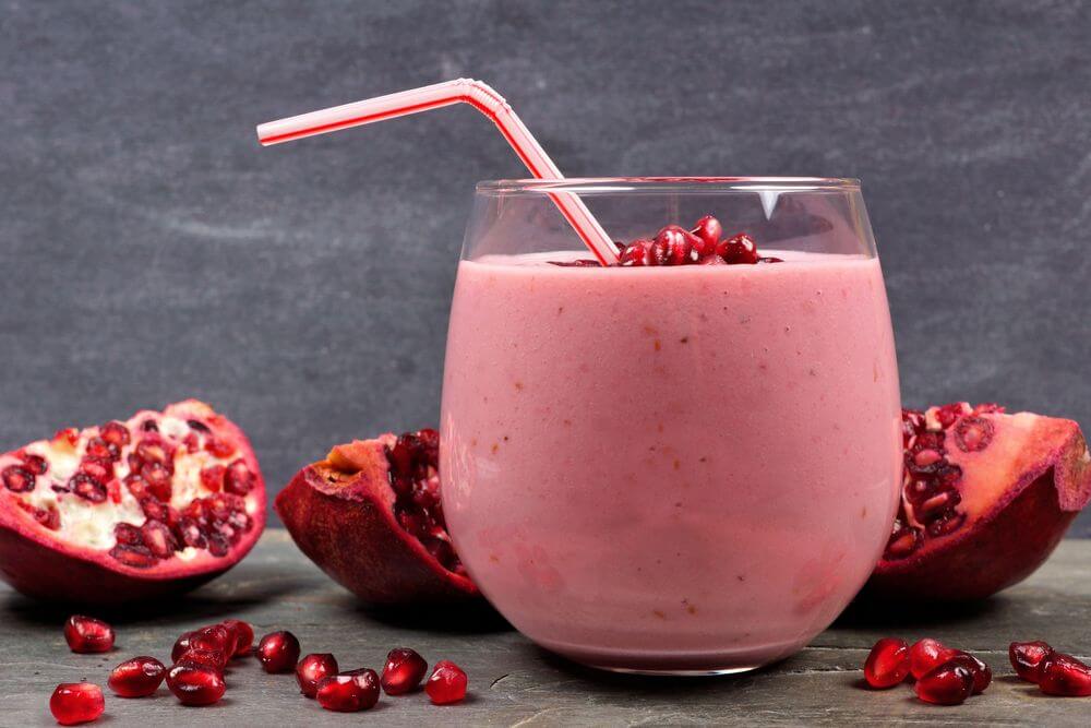 Raspberry Pomegranate Smoothie