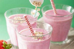 Strawberry Oat Smoothie without Yogurt