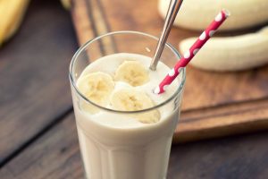 Oatmeal Smoothie with Yogurt